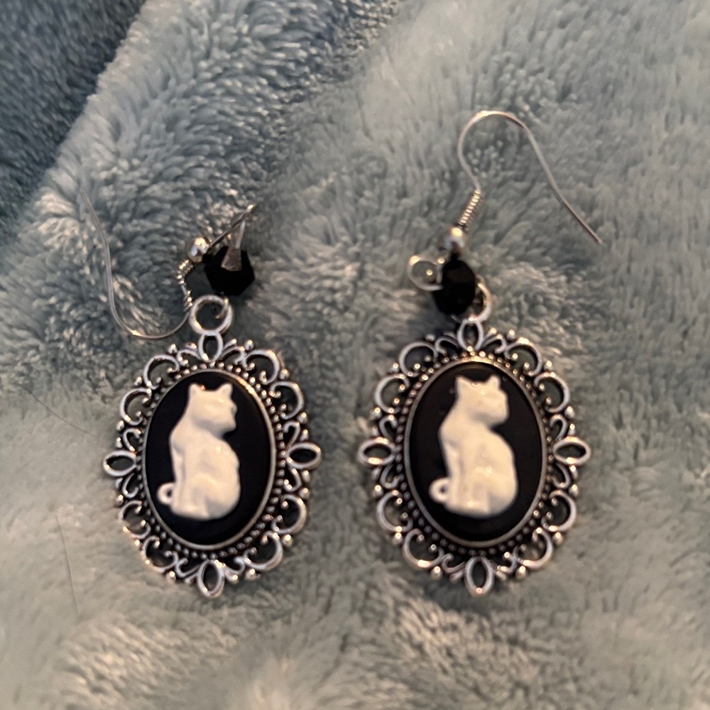 Elegant Silver and Black Cat Cameo Earrings